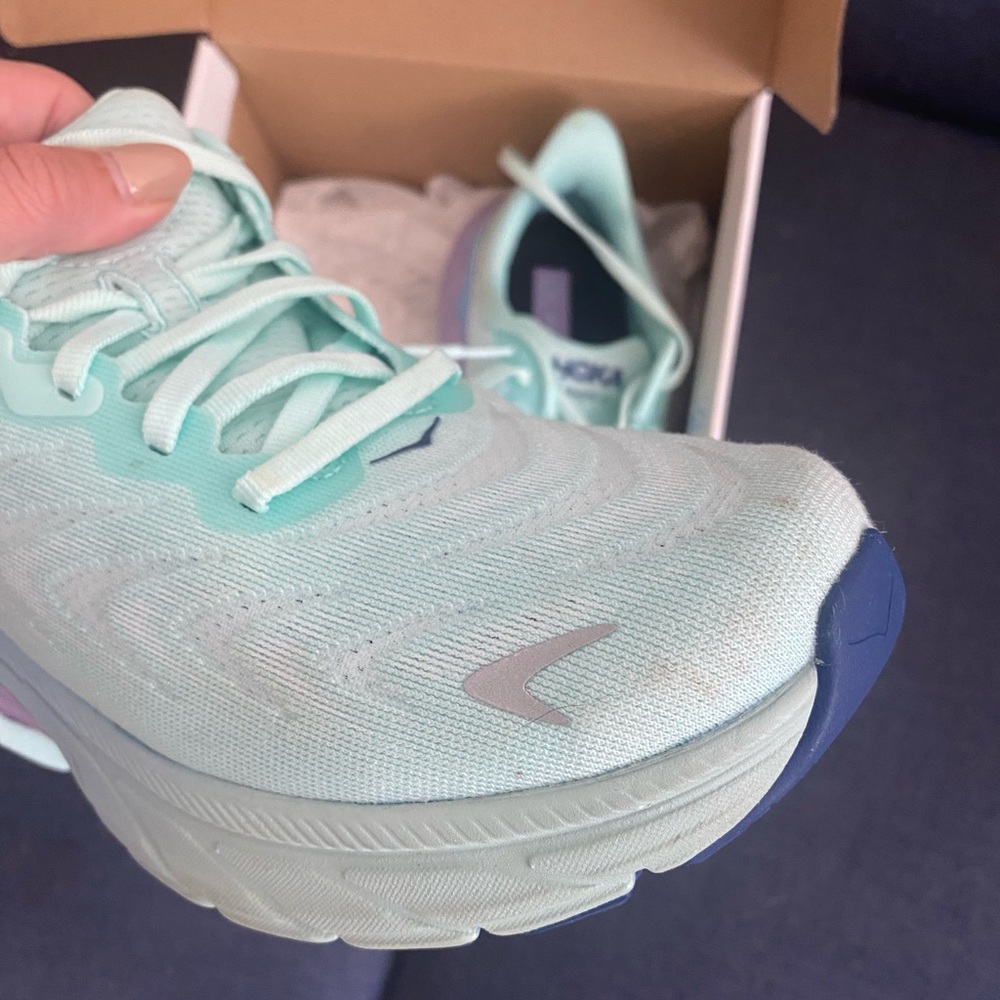 HOKA Arahi 6 - womens 8